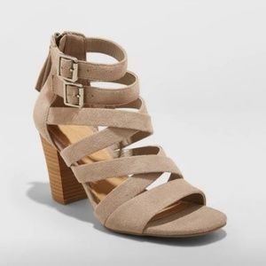 Universal Thread Emmie Heeled Pumps